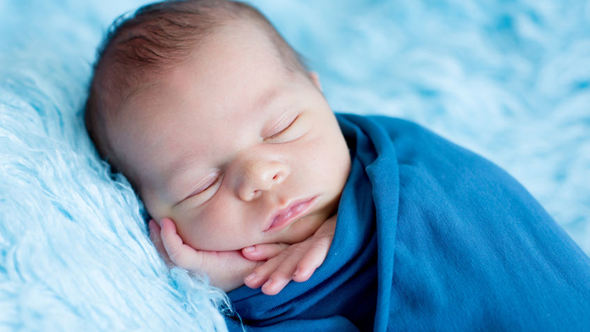 Baby acne, wat is het? Wat zijn toch die rode pukkeltjes?