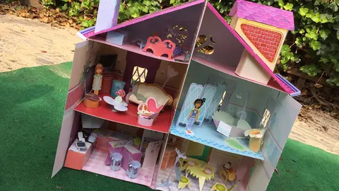 Mijn gigantische poppenhuis, voor urenlang speel & knutselplezier!
