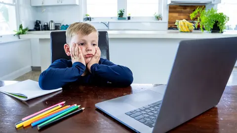 Scholen sluiten vanaf woensdag tot 18 januari