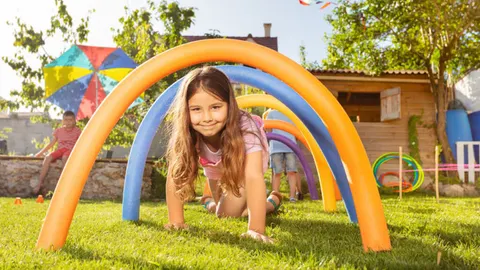 De meest uitdagende estafette spelletjes voor buiten!
