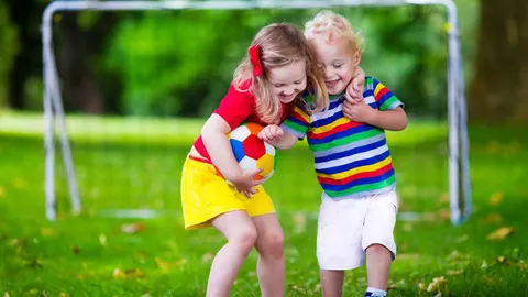 Samen spelen, hoe leer je dat?