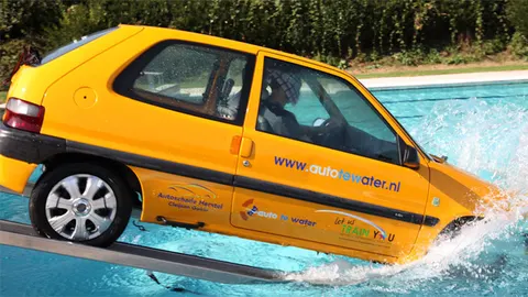 Auto te water