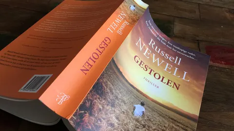 Gestolen door Russell Newell