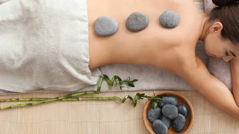 Hotstone massage. Wat doet het met je?