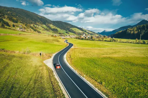 Met de auto door Europa: Dit is verplicht!