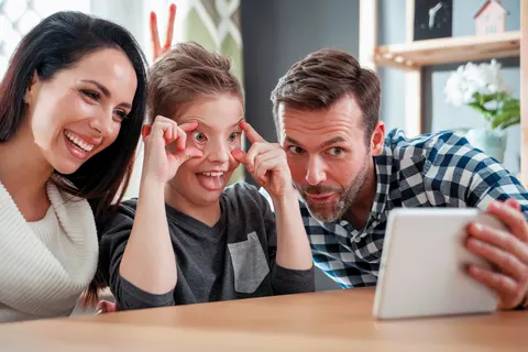 Hoe houd je een goede band met familie die ver weg woont?