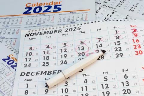 Een jaar vol herinneringen: hoe je samen een fotokalender kunt maken