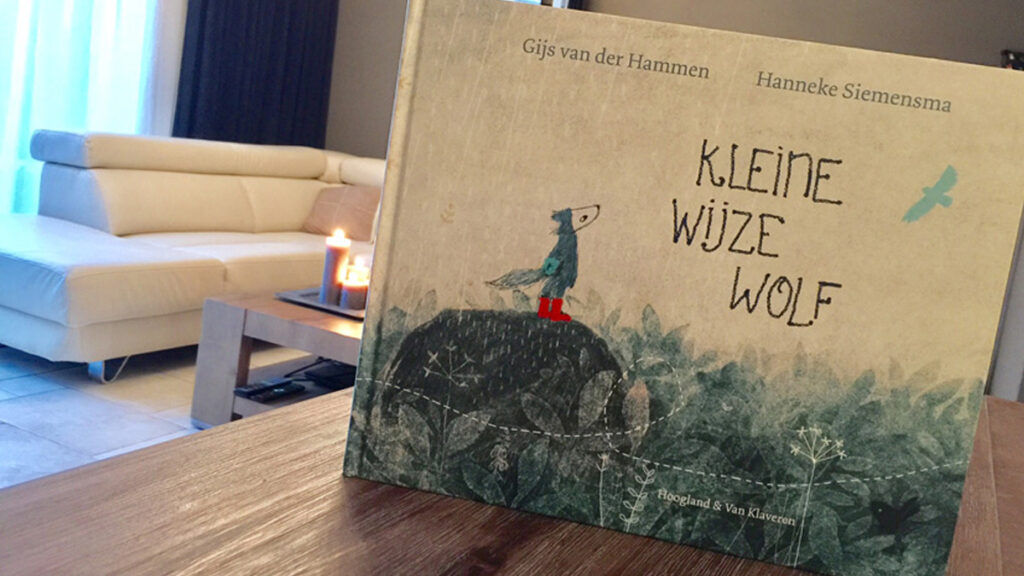 Kleine wijze wolf