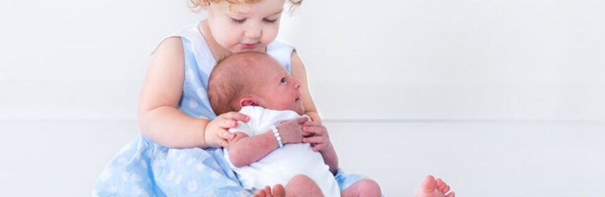 Je kind voorbereiden op de komst van een baby: hoe verdeel je de aandacht?