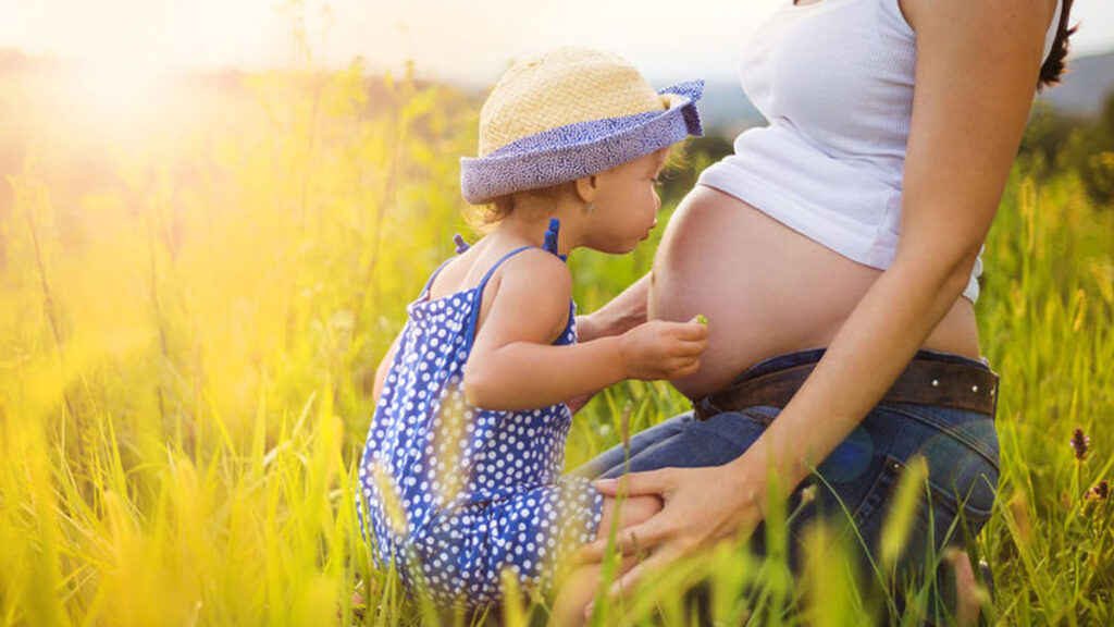 Zwanger in de zomer: Tips & info!