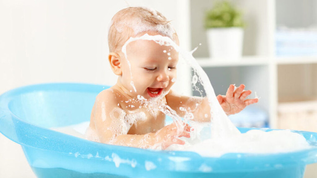 Herrie beweging noot Baby in bad – Waar moet je op letten? - Oudersenzo