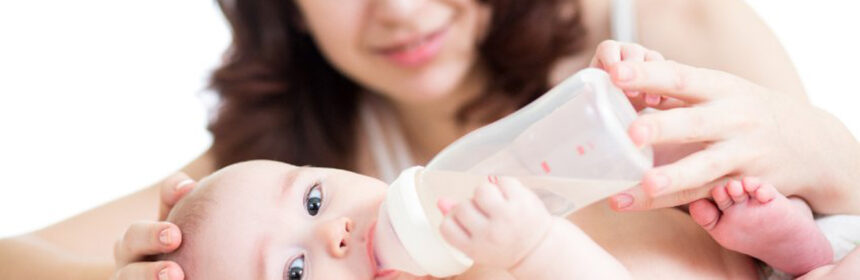 Je baby aan de fles laten wennen: hoe en wanneer begin je?