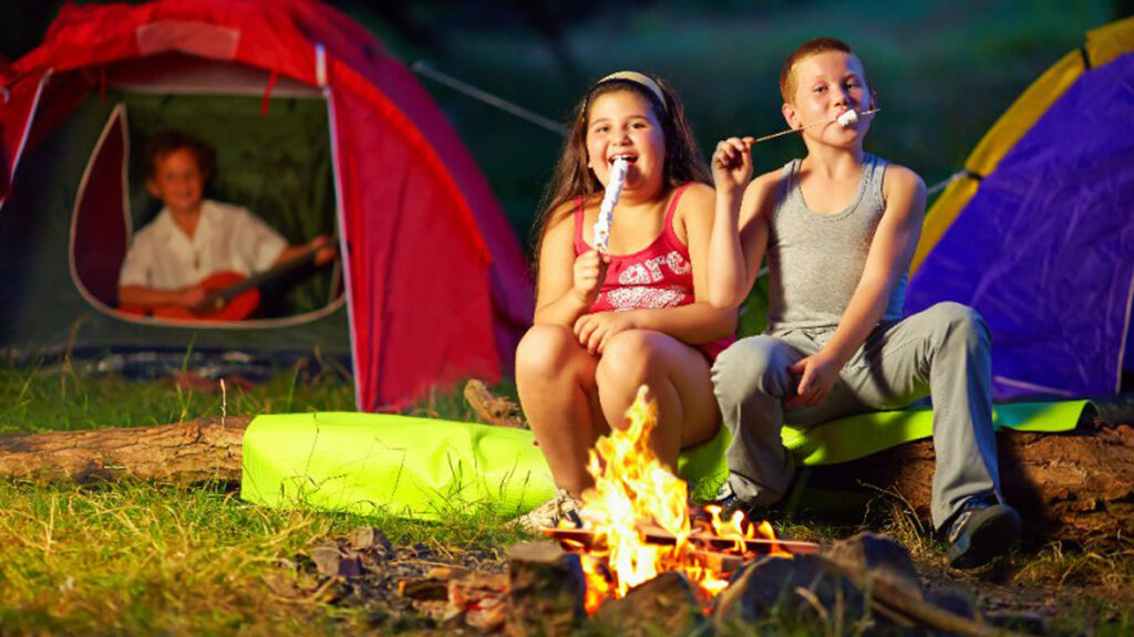 Op zomerkamp? Dit mag je niet vergeten in te pakken!