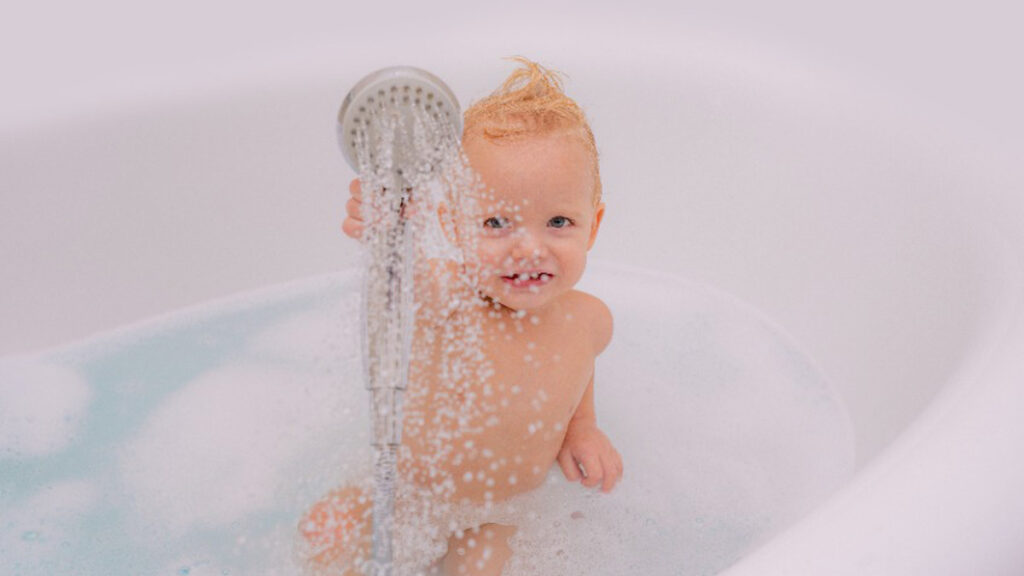 Denken sessie Perforatie Je baby in het grote bad - Oudersenzo