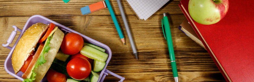 Gratis schoollunch verdient zich 4 keer terug