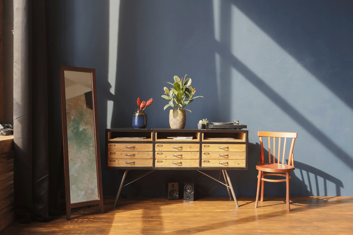 Waarom vintage meubels perfect passen bij het ouderschap